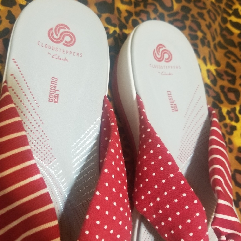 New Clark's red cloud stoppers sandals 10 - Picture 4 of 4